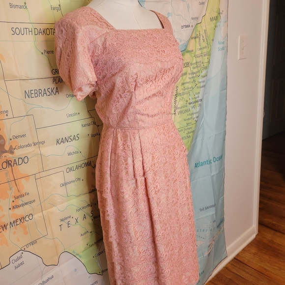 Vintage 1950s Pink Lace Cocktail Dress By Form Fit New York Knee Lenght - Picture 5 of 16